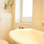 펜션 Haushaelfte Hus Noeck Id 140 *